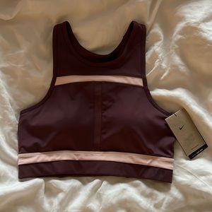 Nike NWT Sports Bra - Size M